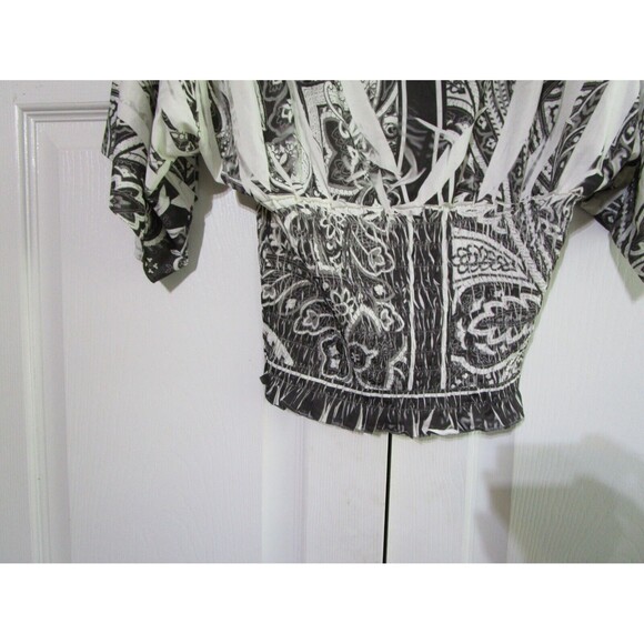 Simply Irresistible Womens Boho Blouse Size Medium Black White Smocked Waist - Picture 3 of 10